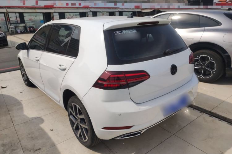 Used Volkswagen Golf 2018 230TSI Automatic Luxury Version
