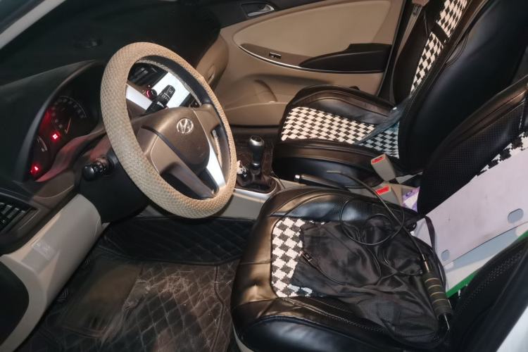 Used Hyundai Verna (older generation) 2014 1.4L Manual Smart GLS Trim