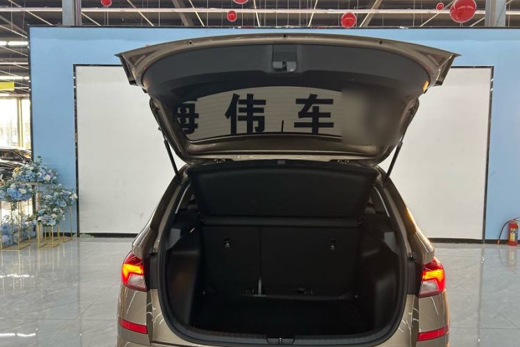 Used Skoda Kamiq 2023 Revised 1.5L Automatic Comfort Edition Interior 6