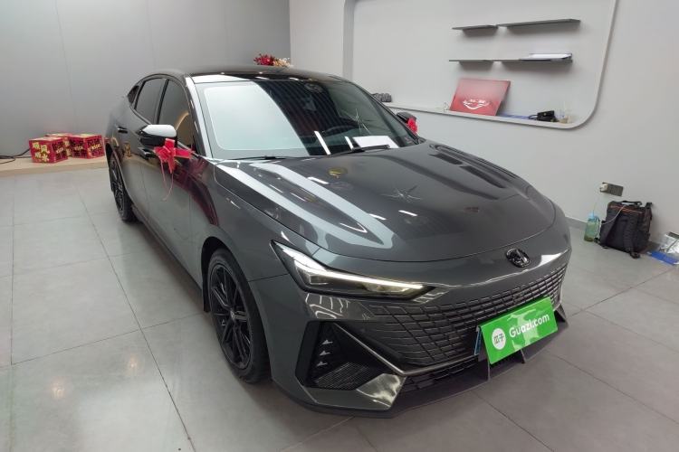 Used CHANGAN UNI-V 2022 1.5T Prestige Version Front Right 45 Deg