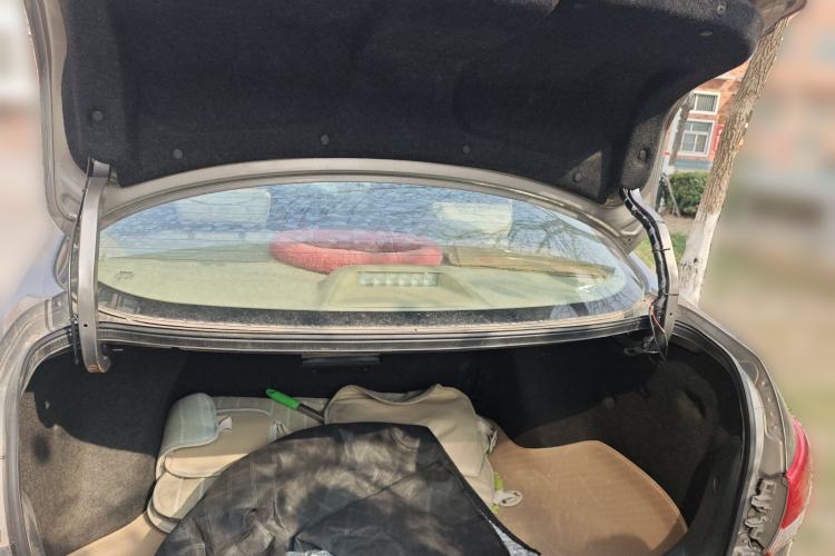 Used Nissan Sylphy 2012 Classic 1.6XE Automatic Comfort Edition Trunk