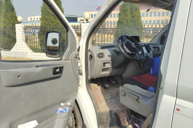 Used SAIC MAXUS Xintu V80 2020 2.5T Manual Classic City Delivery King Long Wheelbase Mid-Height 2/3 Seats