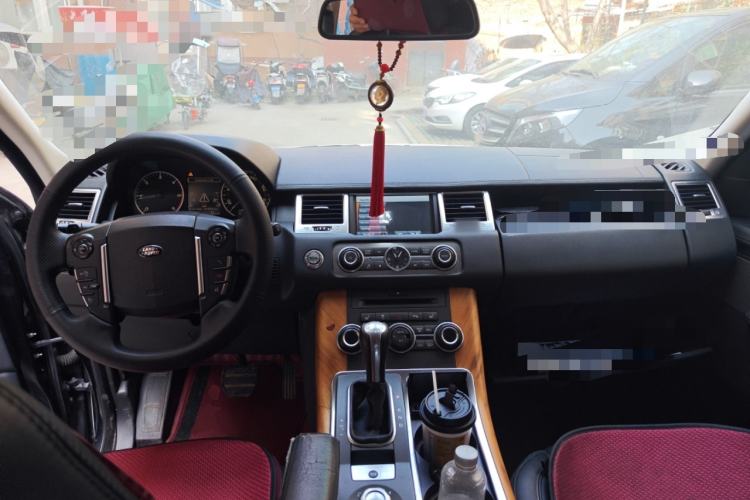 Used Land Rover Range Sport 2010 3.0 TDV6 HSE Diesel Edition Center Console