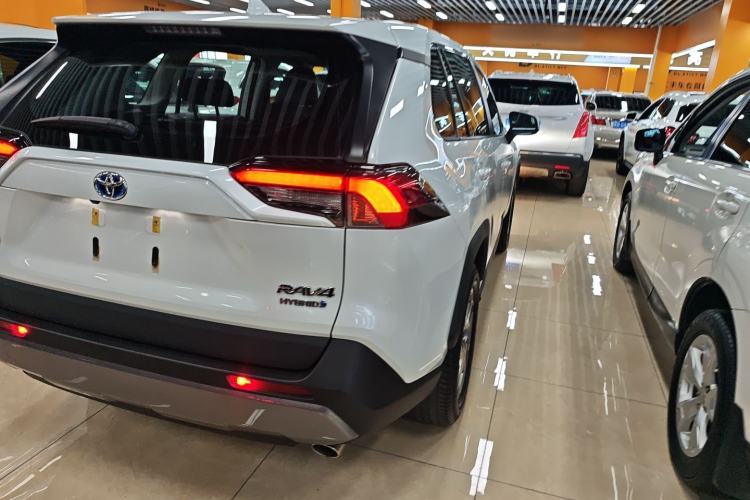 Used Toyota RAV4 2022 Dual-Engine 2.5L E-CVT Two-Wheel Drive Elite Edition
