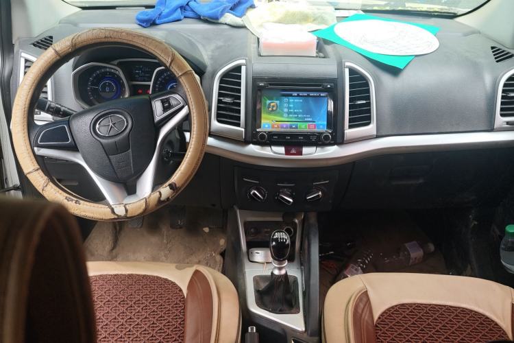 Used JAC Group Refine S3 2016 1.5L Manual Luxury Model Center Console