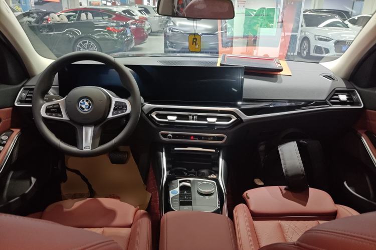 Used BMW i3 2024 eDrive 35 L
