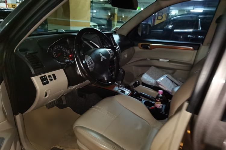 Used Mitsubishi Pajero Sport 2011 3.0L Luxury Navigation Edition