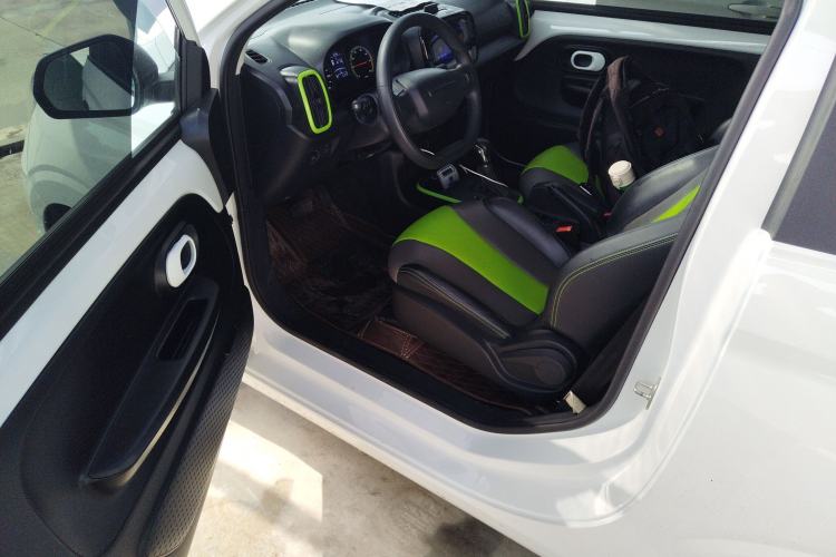 Used Roewe Clever 2021 302 km New Four-Seater Super-Efficient Version
