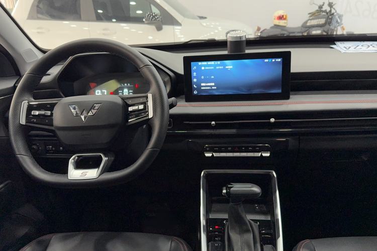 Used Wuling Alvez 2022 1.5T CVT Trendy & Cool Edition