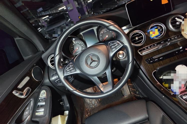 Used Mercedes-Benz GLC 2018 Facelift GLC 260 4MATIC Luxury Edition
