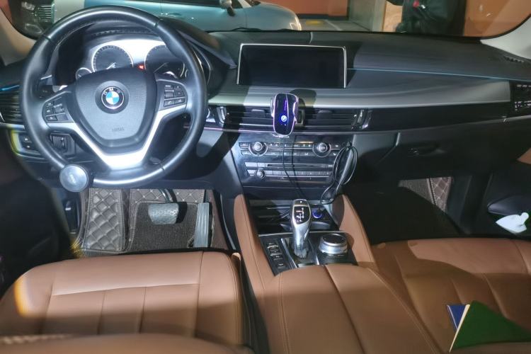 Used BMW X6 2017 xDrive35i Leading Model Center Console