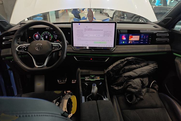 Used Volkswagen Tiguan L 2024 PRO 380TSI Four-Wheel Drive R-Line Prestige Edition Center Console