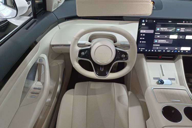 Used Hima Luxeed R7 2024 All-Electric 802 km Max
