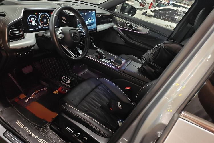 Used GAC Trumpchi GS8 2022 Flagship Series 2.0 TGDI Four-Wheel Drive Luxury Smart Connectivity Version (6 Seats)
