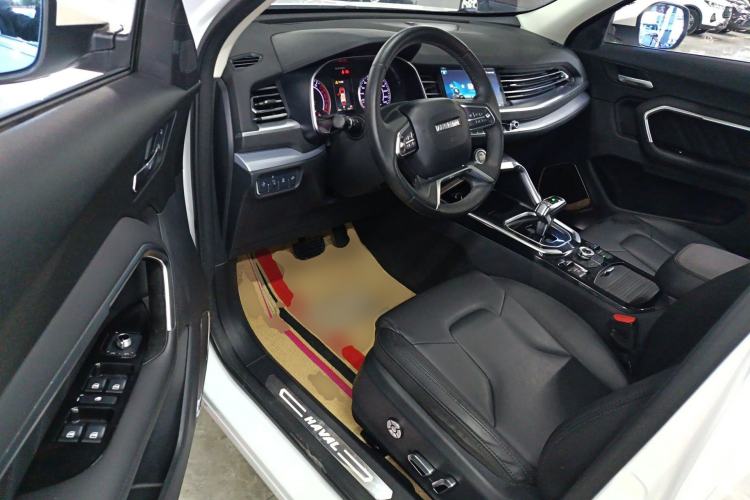 Used Haval H6 2017 Red Label 2.0T Automatic Two-Wheel Drive ZhiShang Model