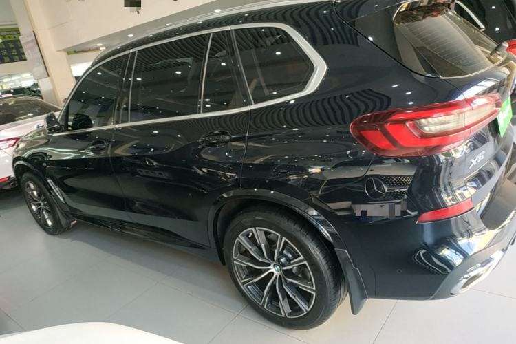 Used BMW X5 2022 Restyled xDrive 30Li Luxury Version M Sport Package
