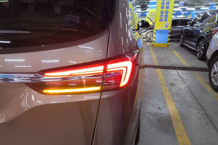 Used Buick GL8 2020 Land Business Class 652T Luxury Model
