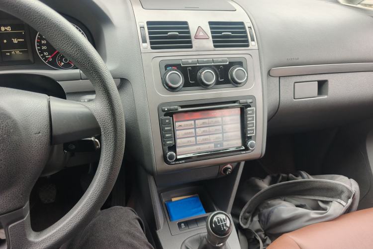 Used Volkswagen Touran 2013 1.4T Manual Fashion Edition 5 Seats Audio And AC Panel