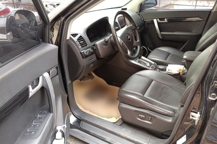 Used Chevrolet Captiva 2012 2.4L 4x4 Flagship Edition 7 Seats