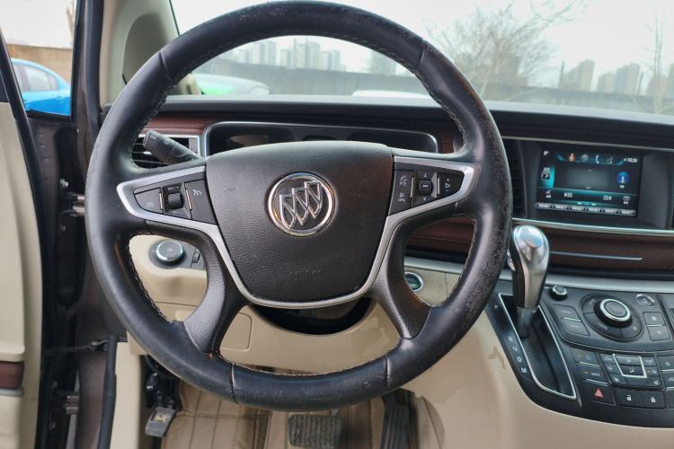 Used Buick GL8 2017 25S Prestige Version China V Standard Steering Wheel