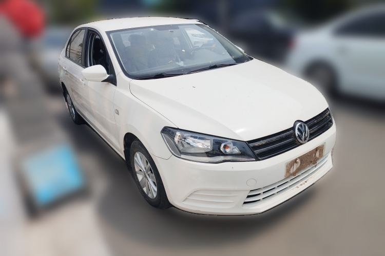 Used Volkswagen Jetta 2015 1.4L Manual Fashion Model Front Right 45 Deg