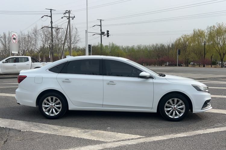 Used Roewe i6 New Energy 2017 45T Hybrid Connect & Smart Enjoyment Edition Exterior 2