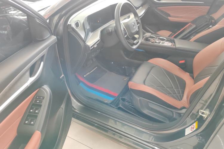 Used CHANGAN Eado 2023 Changan Edition PLUS Blue Whale NE 1.4T GDI DCT Prestige Version
