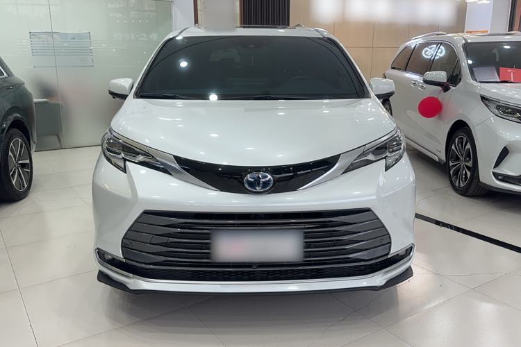 Used Toyota Sienna 2021 2.5L Hybrid Premium Edition
