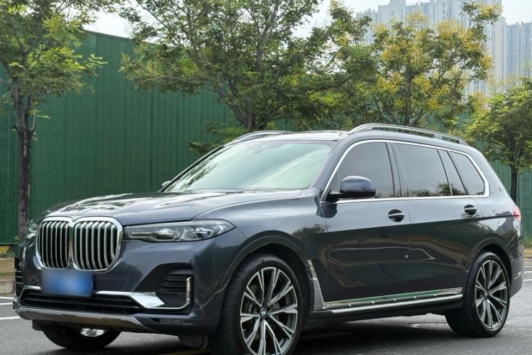 Used BMW X7 2019 xDrive40i Luxury Package with Leading Features