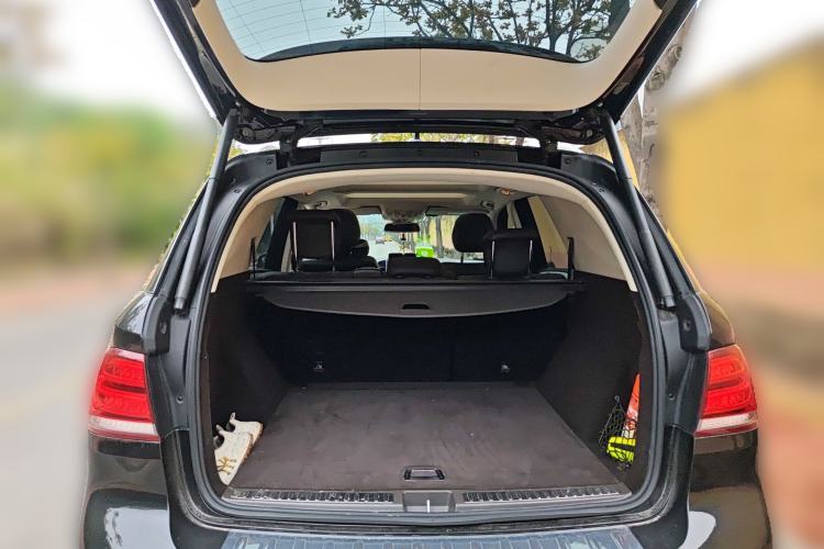 Used Mercedes-Benz GLE 2019 GLE 320 4MATIC Luxury Collection Edition Trunk