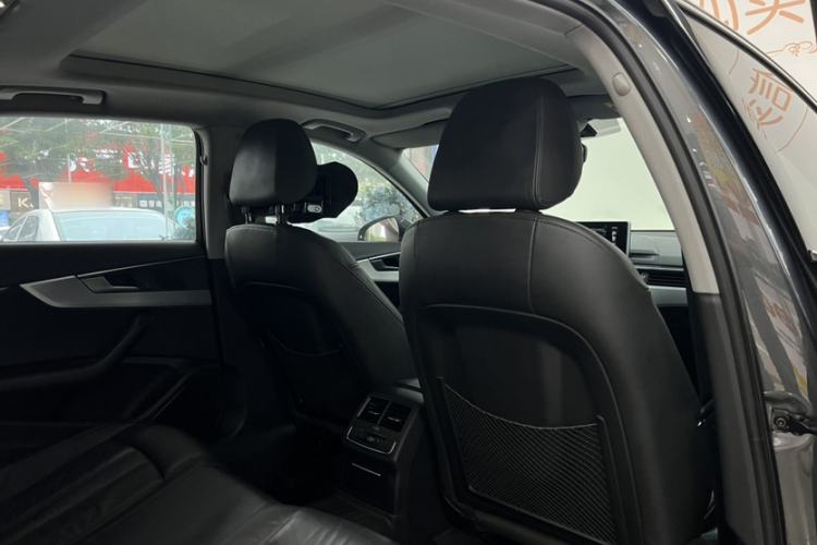 Used Audi A4L 2019 40 TFSI Fashion Edition China VI Emission Standard Interior 9