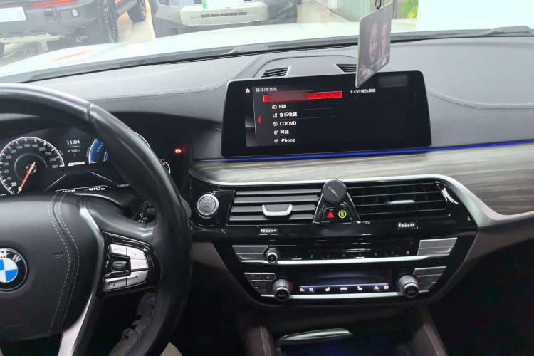 Used BMW 5 Series New Energy 2019 530Le Luxury Package Center Console