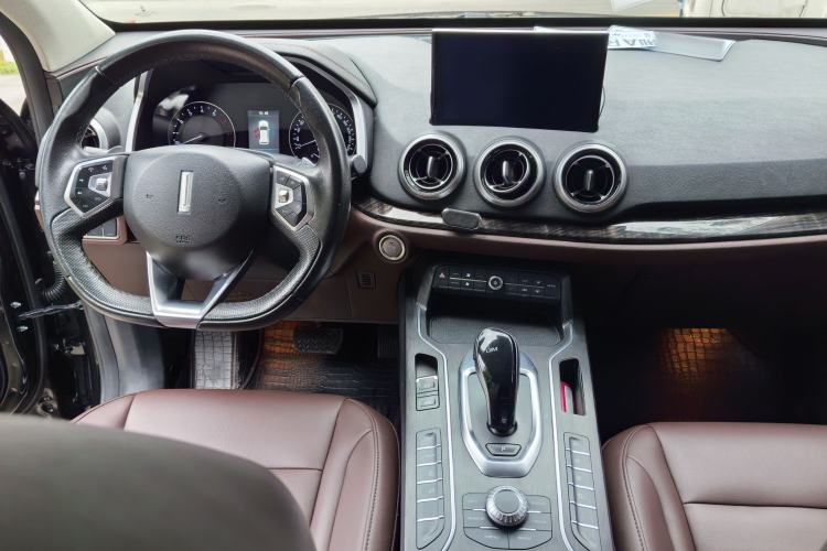 Used Wey VV5 2019 1.5T Two-Wheel Drive Color Pioneer