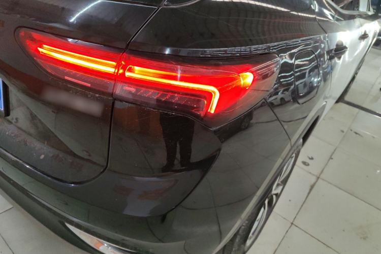 Used Buick Envision 2023 Encore S 552T Two-Wheel Drive Luxury Model
