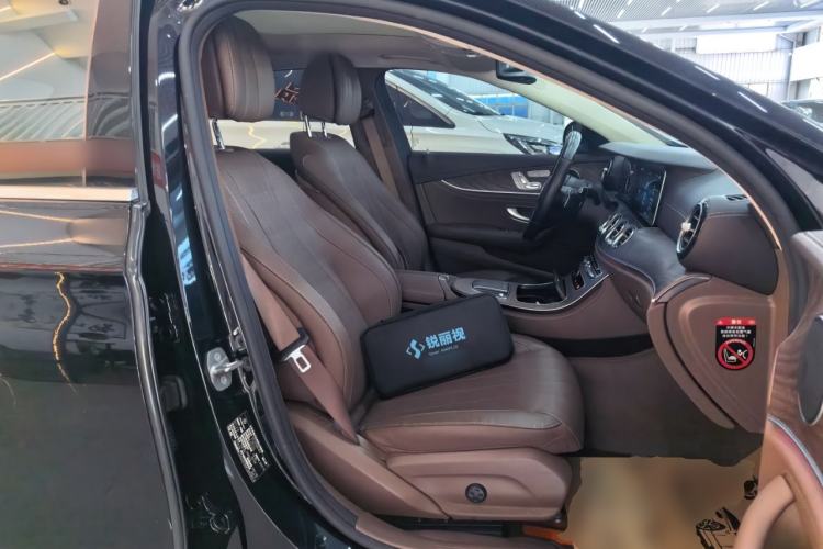 Used Mercedes-Benz E-Class New Energy 2023 E 350 e L Plug-in Hybrid Sedan Right Front Seat