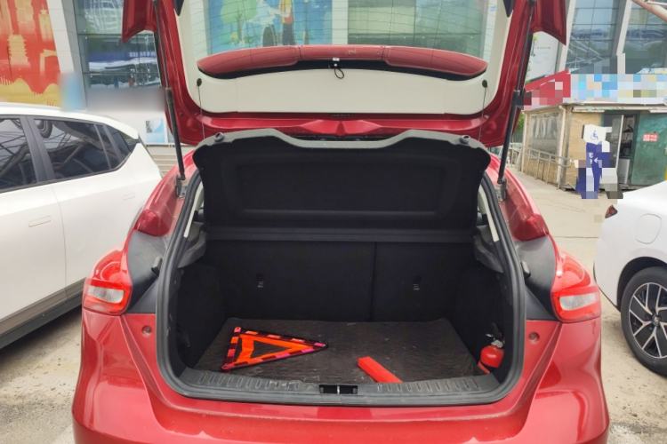 Used Ford Focus 2017 Hatchback 1.6L Automatic Comfort Plus SmartDrive Edition Trunk