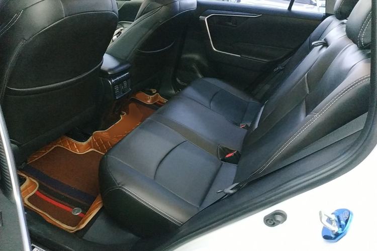 Used Toyota Wildlander 2023 2.0L CVT Two-Wheel Drive Leading Edition Left Rear Seat