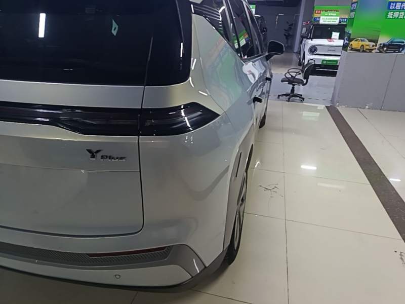 Used AION Y 2023 Younger — 7