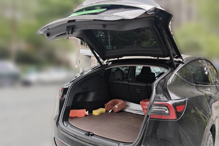 Used Tesla Model Y 2023 Rear-Wheel-Drive Version