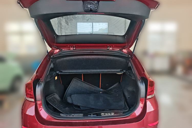 Used BMW X1 2014 sDrive18i Fashion Model Trunk