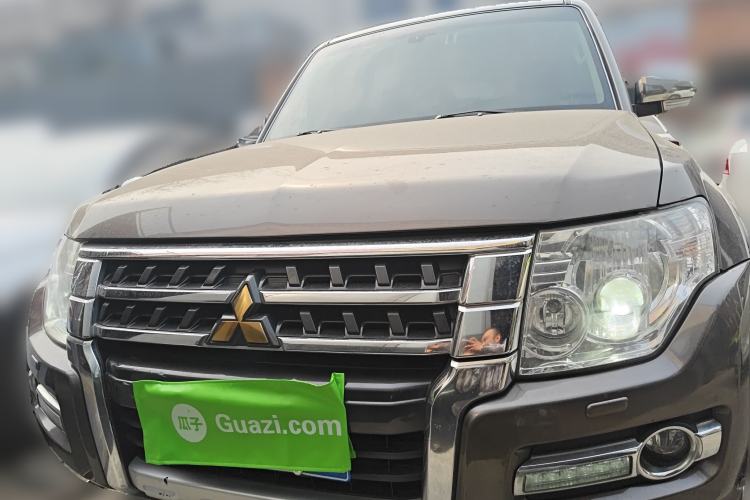 Used Mitsubishi Pajero 2015 3.0L Elite Plus Version China IV Standard