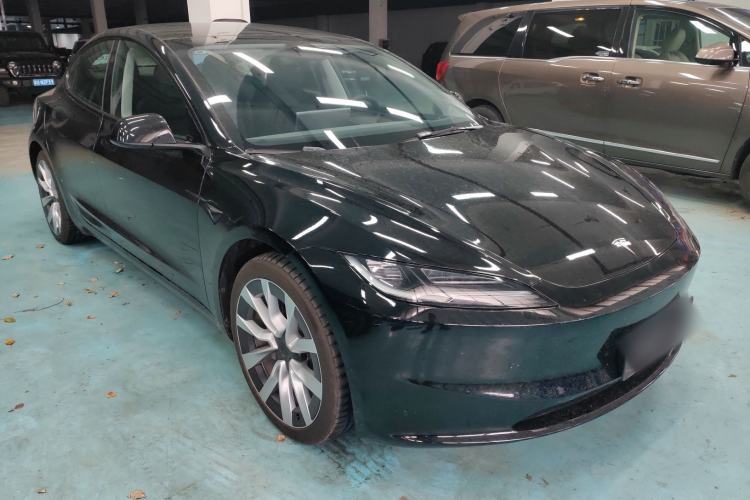 Used Tesla Model 3 2023 Long-Range All-Wheel-Drive Version Front Right 45 Deg