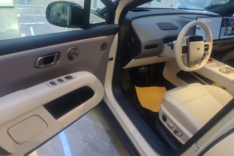 Used Li Auto i6 2025 Model Two-Wheel-Drive Standard Type Driver Seat