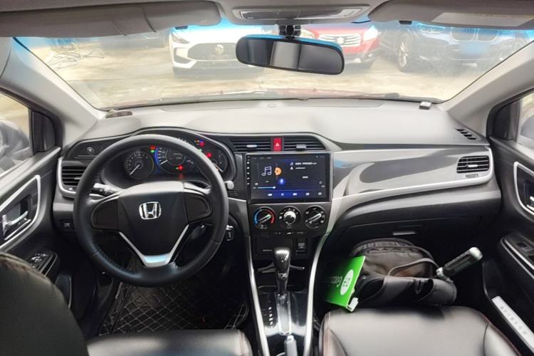 Used Honda Crider 2015 1.8L automatic comfort version
