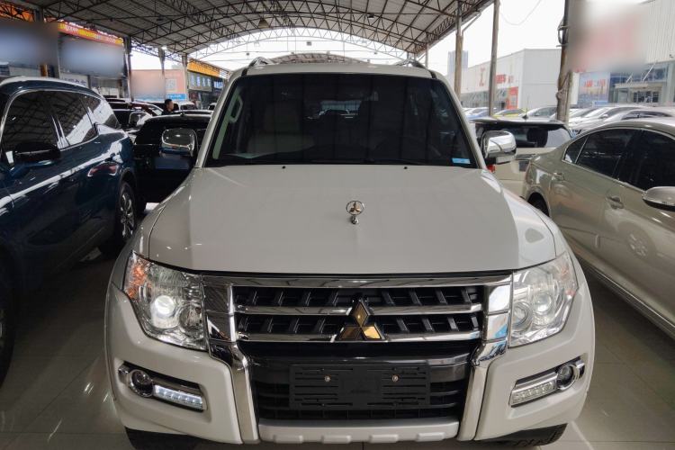 Used Mitsubishi Pajero 2018 3.0L Automatic Standard Edition Front