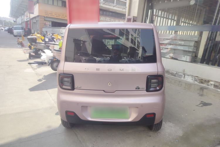 Used Geely Galaxy Panda 2023 Panda Mini 200km Endurance Bear
