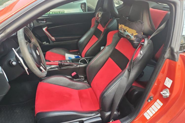 Used Toyota 86 2013 2.0L Automatic Luxury Version
