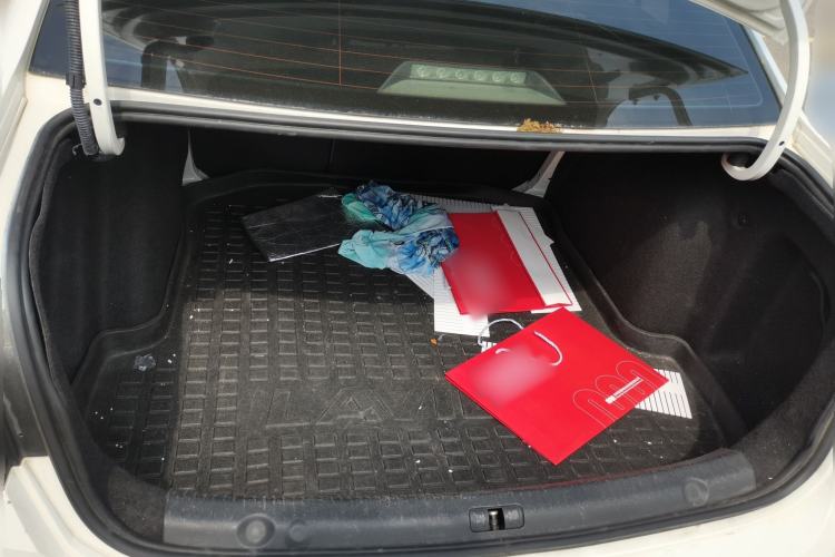 Used Volkswagen Lavida 2015 1.6L Automatic Comfort Edition Trunk