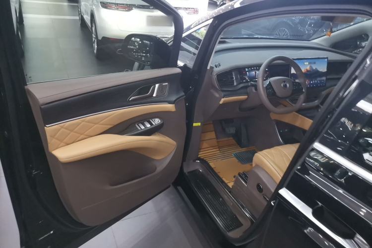 Used Denza D9 2024 DM-i 980 Four-Wheel Drive Prestige Model