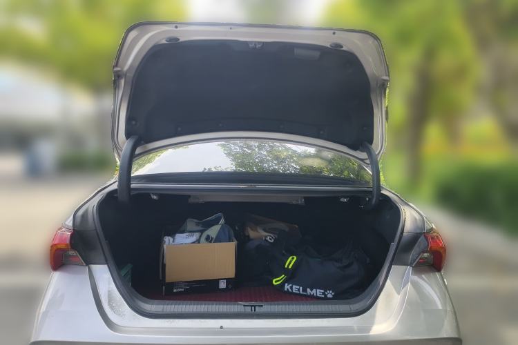 Used Toyota Avalon 2019 Dual-Engine 2.5L Luxury Edition China VI Standard